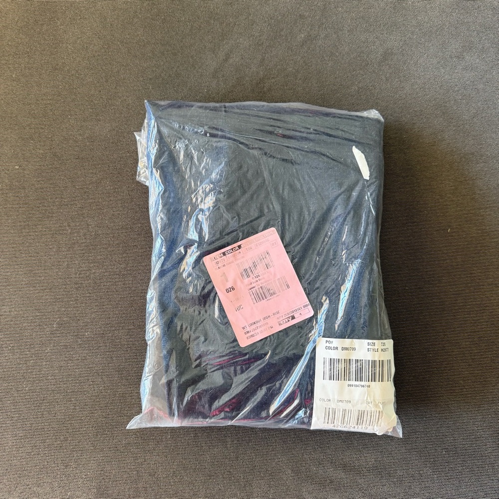 NWT J. Crew Women’s Toothpick Jeans 26 Tall Classic Wash - Picture 4 of 5